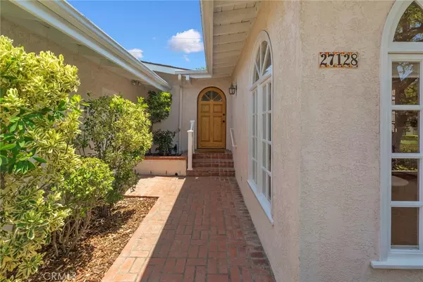 Rancho Palos Verdes, CA 90275,27128 Springcreek RD