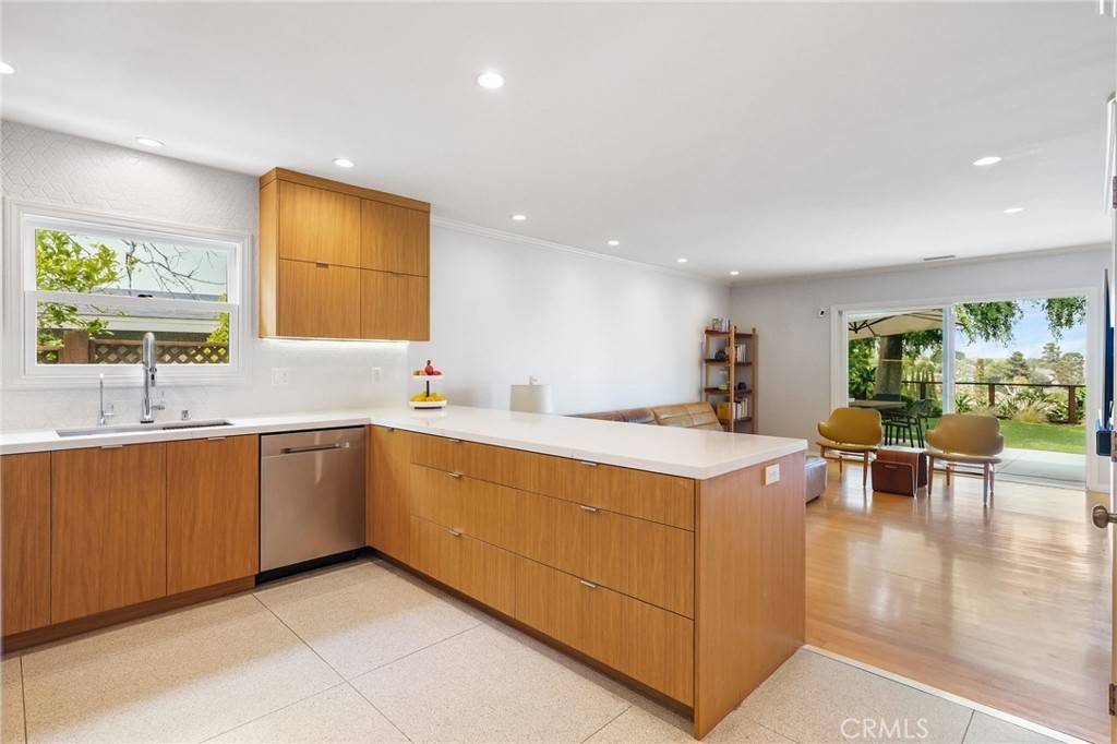 Rancho Palos Verdes, CA 90275,27642 Avenida Del Mesa