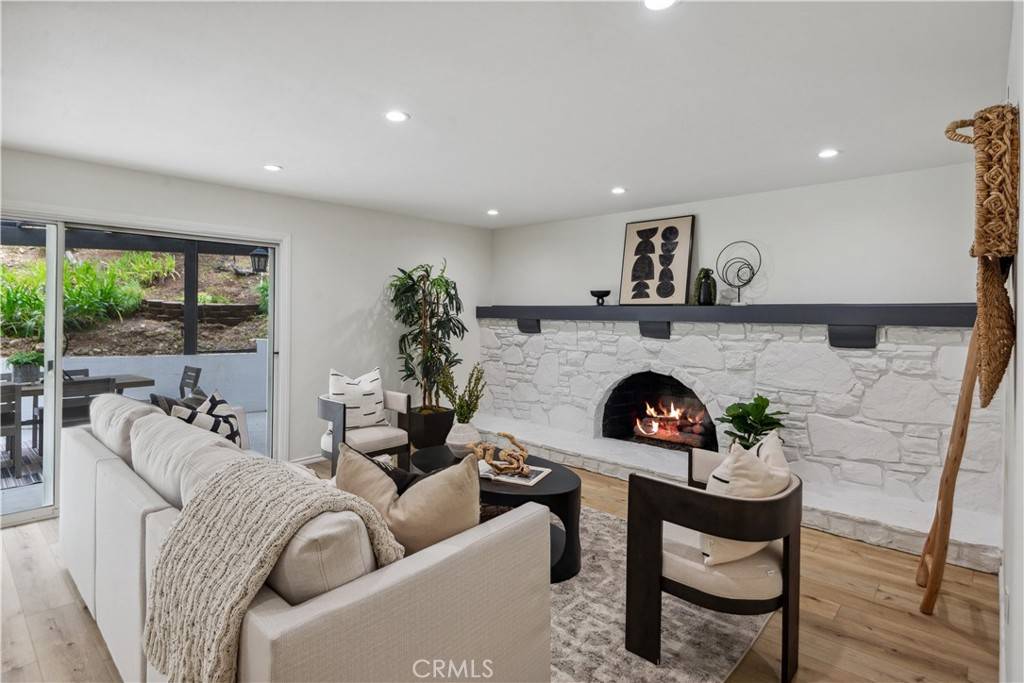 Rancho Palos Verdes, CA 90275,30047 Knoll View DR