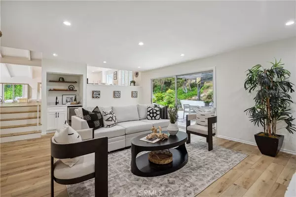 Rancho Palos Verdes, CA 90275,30047 Knoll View DR
