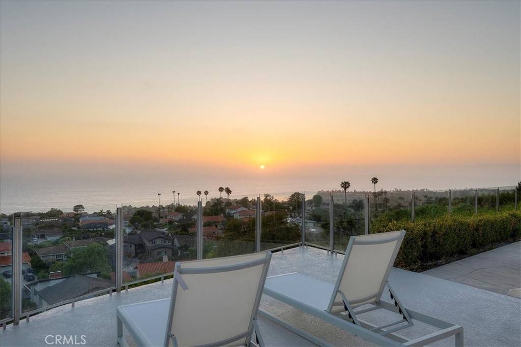 Rancho Palos Verdes, CA 90275,7241 Avenida Altisima