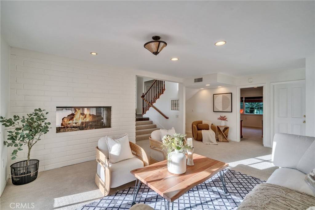 Beverly Hills, CA 90210,9472 Rembert LN