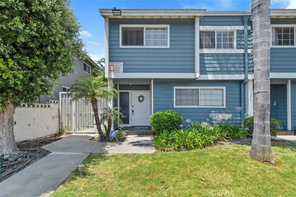 Lawndale, CA 90260,14533 Larch AVE