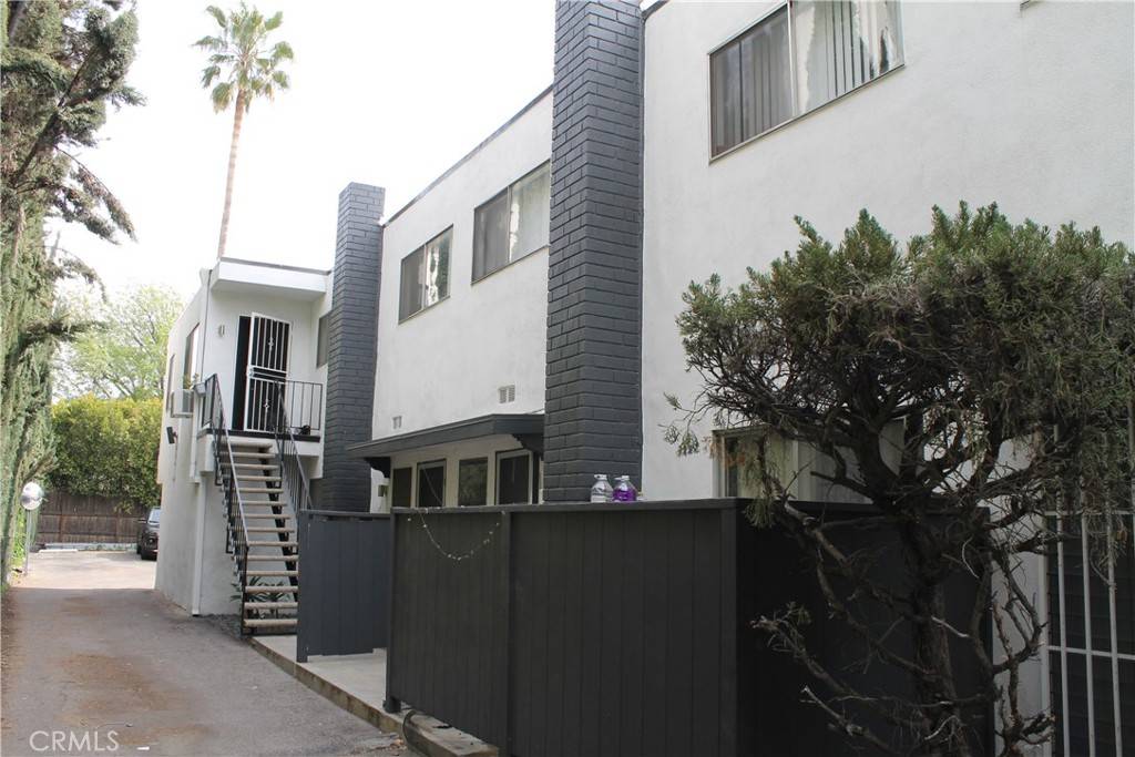Sherman Oaks, CA 91411,5236 Kester AVE #6