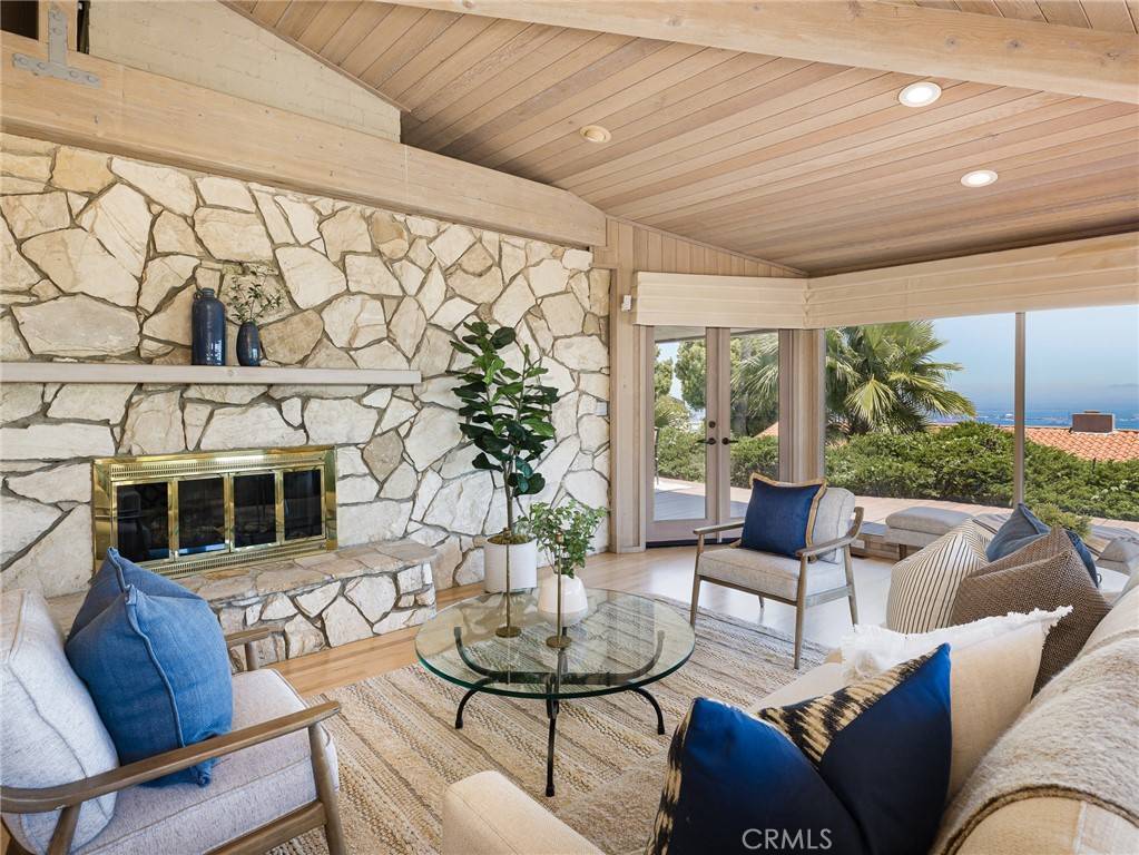 Rancho Palos Verdes, CA 90275,3423 Newridge DR