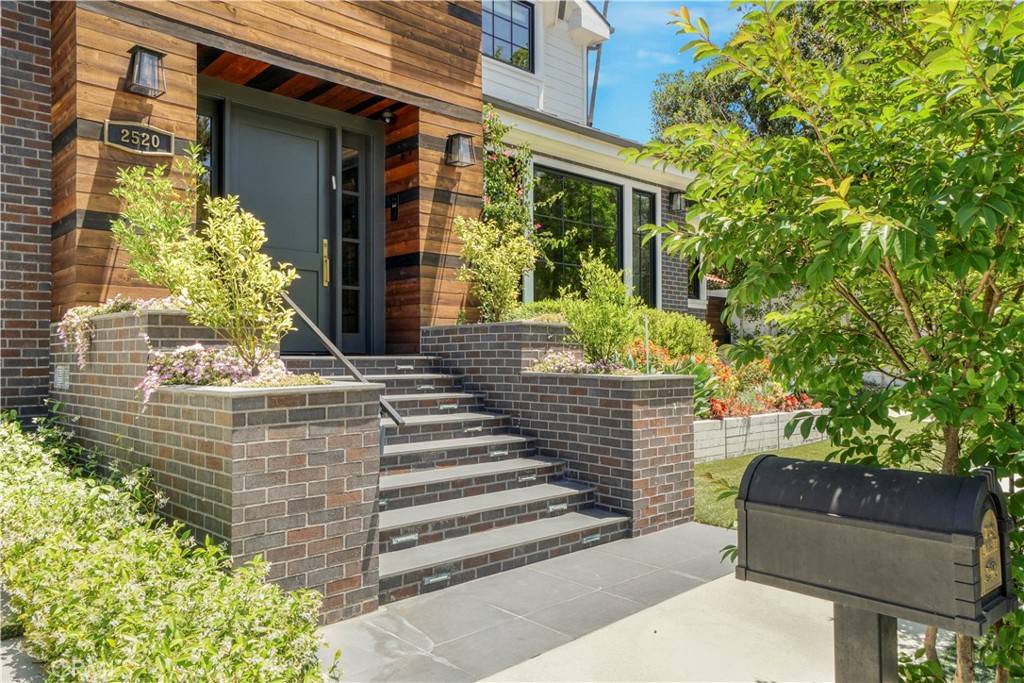 Brentwood, CA 90049,2520 La Condesa DR