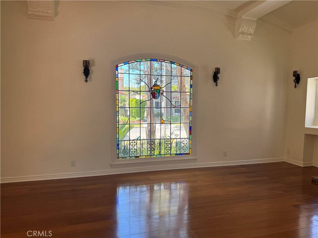 Beverly Hills, CA 90211,144 S La Peer DR