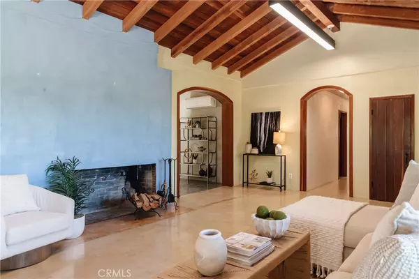 2 Chuckwagon RD, Rolling Hills, CA 90274