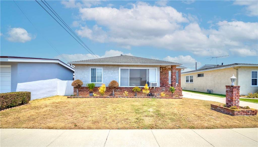 16008 S Saint Andrews PL, Gardena, CA 90247