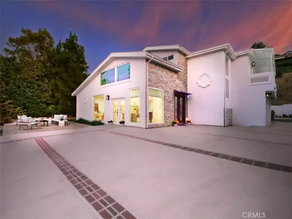 5 Cayuse LN, Rancho Palos Verdes, CA 90275