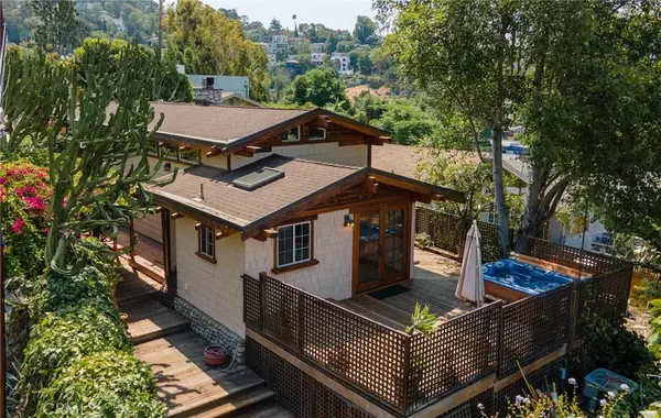 3950 De Longpre AVE, Los Angeles, CA 90027