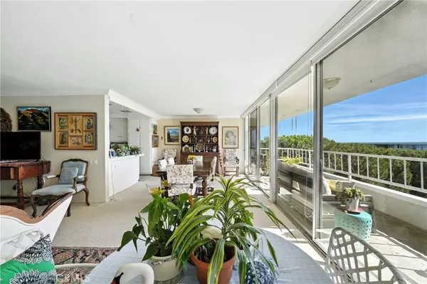 Rancho Palos Verdes, CA 90275,32735 Seagate DR #301
