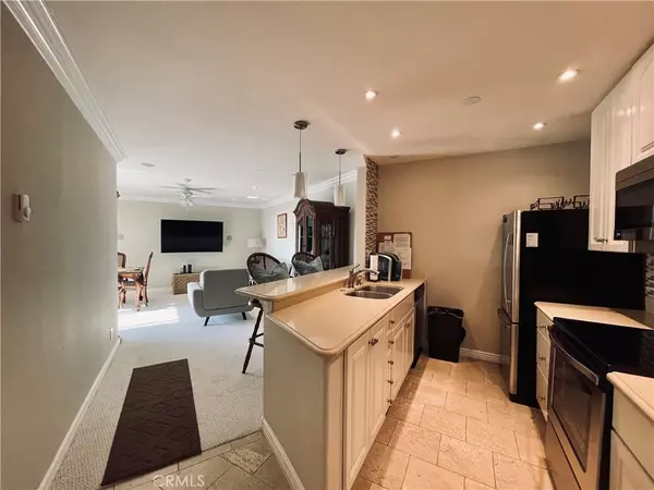 Redondo Beach, CA 90277,650 The Village #312