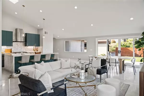 Rancho Palos Verdes, CA 90275,2704 Vista Mesa DR