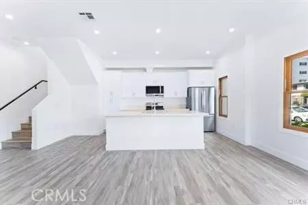 Long Beach, CA 90803,51 Kennebec AVE #3