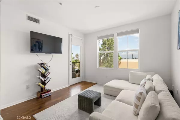 Anaheim, CA 92805,1801 E Katella AVE #3071