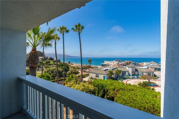 Redondo Beach, CA 90277,630 The Village #117