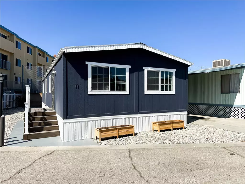 Lomita, CA 90717,2436 Lomita BLVD #11