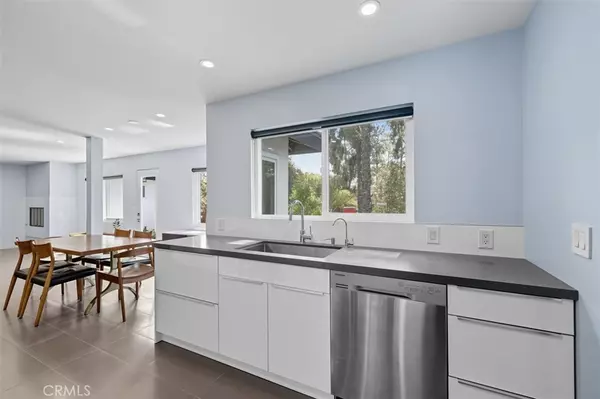 Covina, CA 91723,682 E Rowland ST