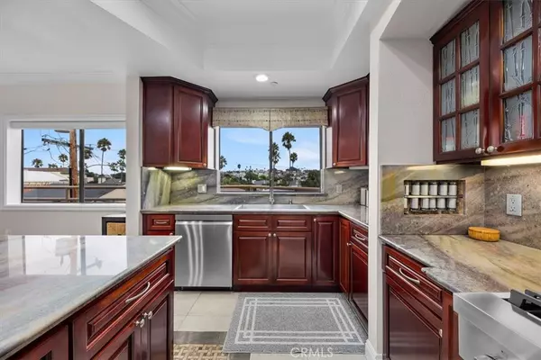 Redondo Beach, CA 90277,512 Esplanade #303