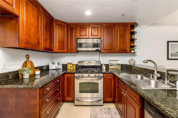 Torrance, CA 90503,2571 Plaza del Amo #310