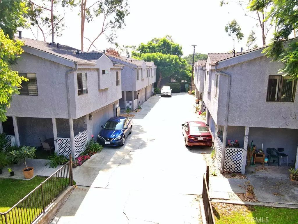 Inglewood, CA 90302,376 E Hillsdale ST