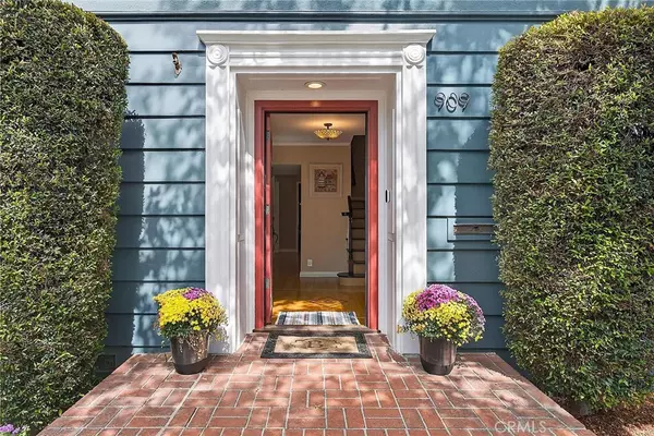 Long Beach, CA 90807,909 E Marshall PL