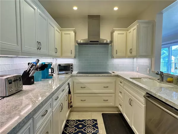 Redondo Beach, CA 90277,230 S Catalina #203