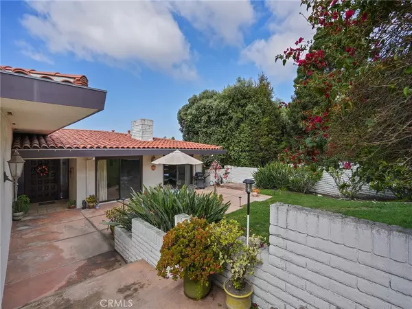 Palos Verdes Estates, CA 90274,2605 Via Olivera