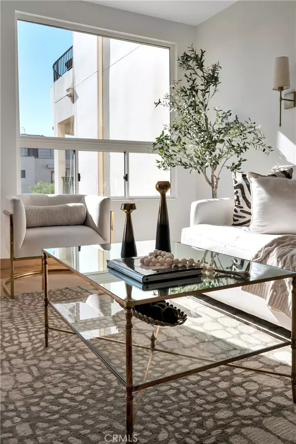 Venice, CA 90291,245 Main ST #208