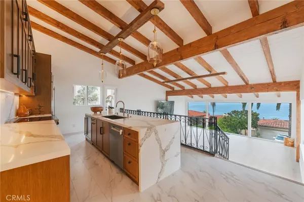 Palos Verdes Estates, CA 90274,536 Via Almar