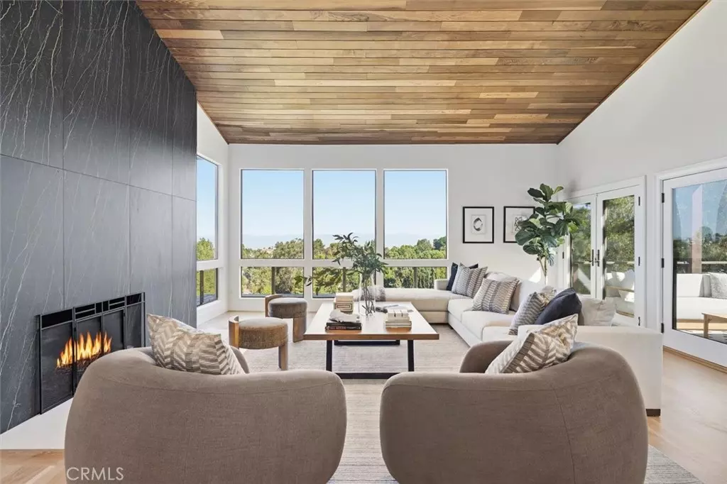 Rancho Palos Verdes, CA 90275,5204 Middlecrest RD