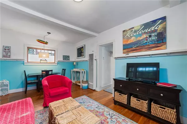 Redondo Beach, CA 90277,222 S Broadway