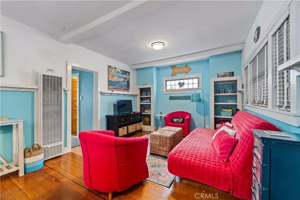 Redondo Beach, CA 90277,222 S Broadway