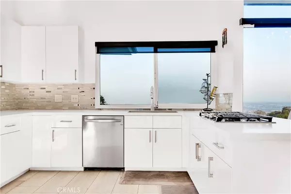 Rancho Palos Verdes, CA 90275,29865 Knoll View
