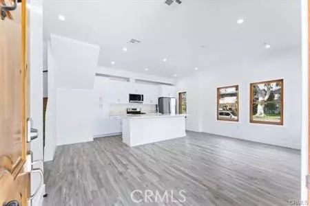 Long Beach, CA 90803,51 Kennebec AVE #3