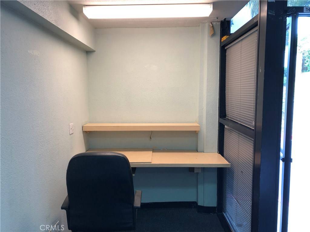 Vista, CA 92081,2598 Fortune WAY #B