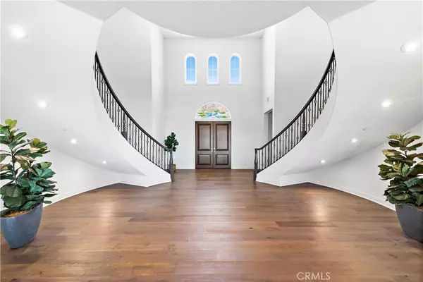 Irvine, CA 92602,186 Leafy