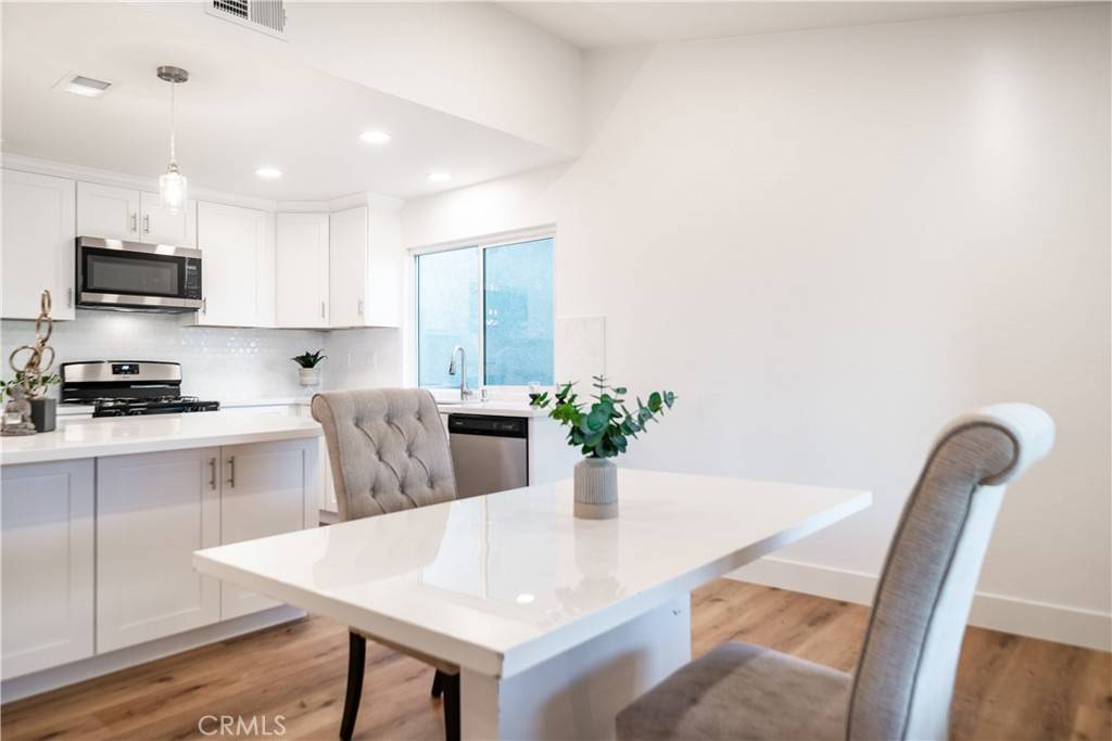Mission Viejo, CA 92692,23672 Villena