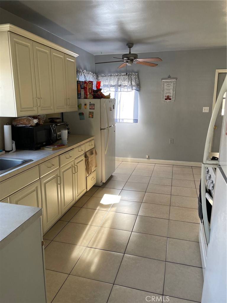Pacoima, CA 91331,9967 Haddon AVE