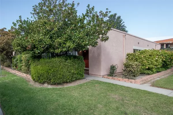 2209 Via Mariposa #D, Laguna Woods, CA 92637