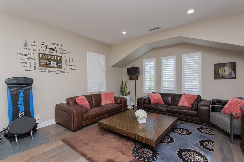 Huntington Beach, CA 92646,9142 Sheridan DR