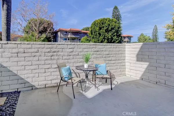 Laguna Woods, CA 92637,2328 Via Mariposa W #B
