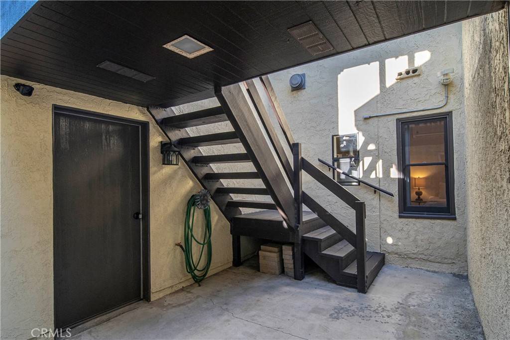 Long Beach, CA 90803,221 Corona AVE