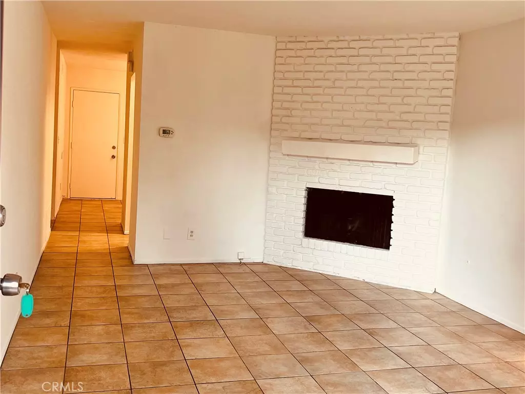 Anaheim, CA 92801,1745 W Glenoaks AVE