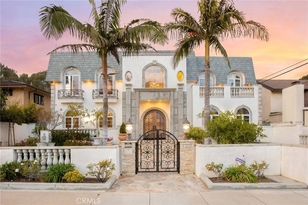 1701 Crestview AVE, Seal Beach, CA 90740