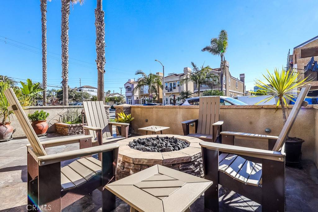 Huntington Beach, CA 92648,219 2nd ST