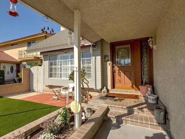 La Palma, CA 90623,5171 La Luna DR