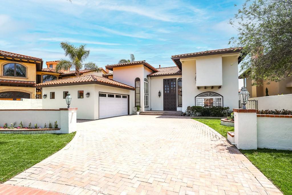 Huntington Beach, CA 92649,16416 Grimaud LN