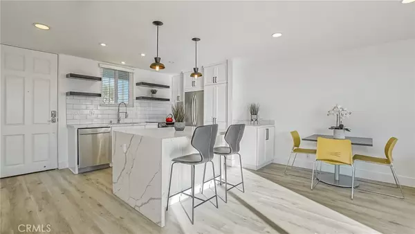 Corona Del Mar, CA 92625,707 Avocado AVE #210